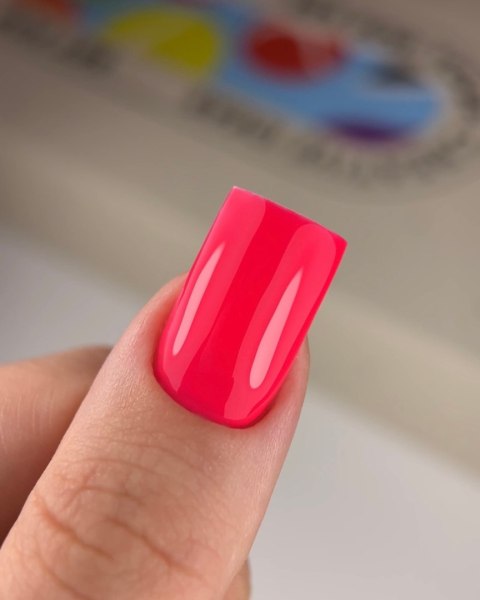 NAILSOFTHEDAY Grapefruit - jaskrawy malinowy lakier hybrydowy, 10 ml NAILSOFTHEDAY Grapefruit - jaskrawy malinowy lakier hybrydowy, 10 ml