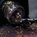 NAILSOFTHEDAY Malbec base Potal 04 - witrażowa szaro-fioletowa baza hybrydowa ze złotymi płatkami, 10 ml